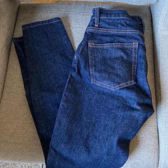 Like new Everlane ankle 24” dark wash - Picture 5 of 8